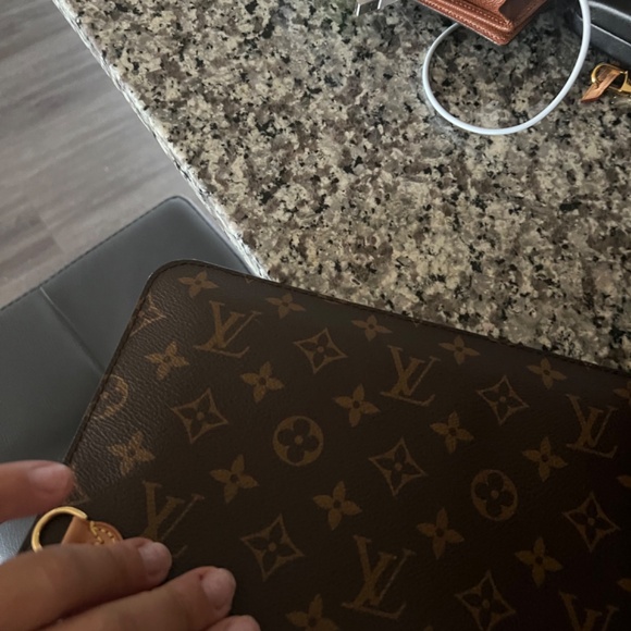 Louis Vuitton authentic - Picture 2 of 9